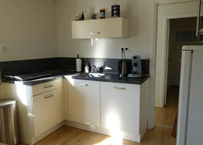 The Holidayhouse - 5 Min Efteling Oda ve Kahvaltı 3*