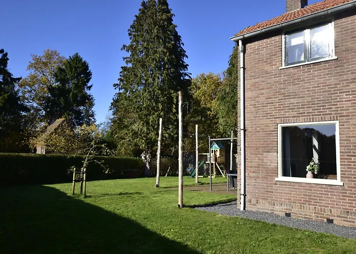 The Holidayhouse - 5 Min Efteling Oda ve Kahvaltı 3*