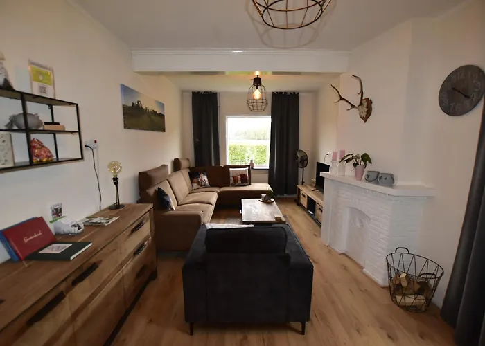 The Holidayhouse - 5 Min Efteling Bed and Breakfast