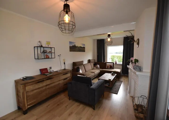 The Holidayhouse - 5 Min Efteling Bed and Breakfast 3*